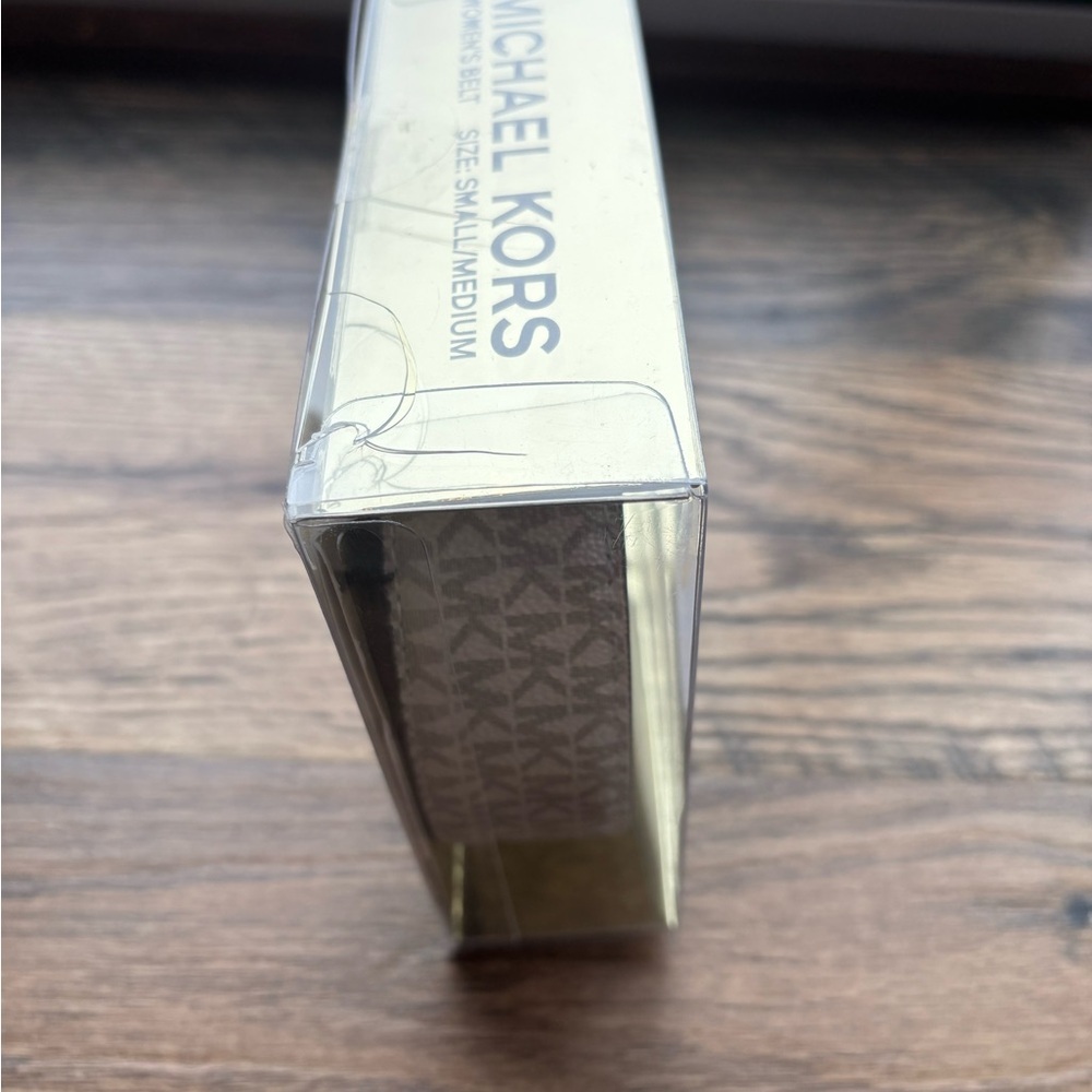 Michael Kors cream and tan Leather Belt - Picture 2 of 7